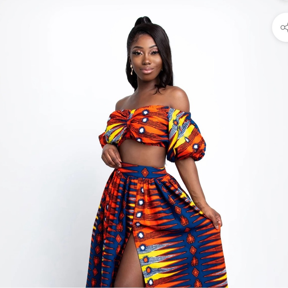Ofuure Mini Skirt and crop top halter SET** - Picture 3 of 10
